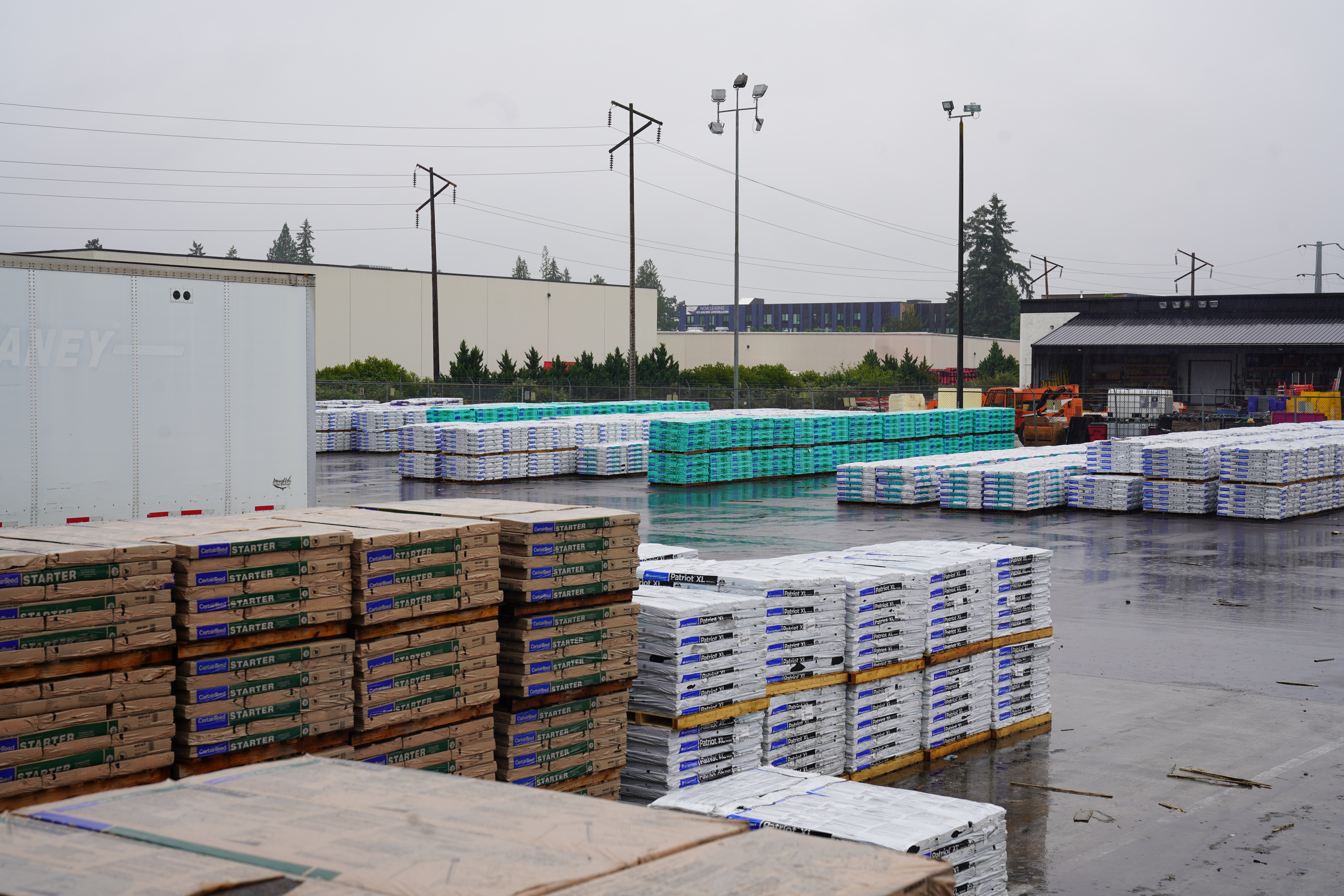 Commercial warehouse facility and product storage operations supporting Oregon businesses